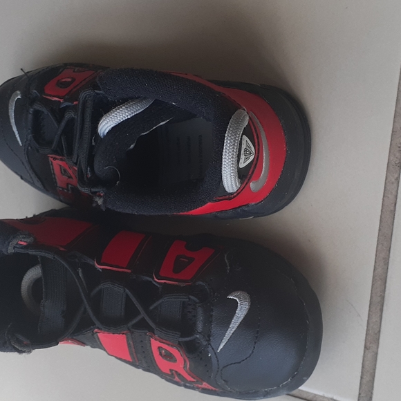 🌟Host pick🌟 NIKE AIR for kids - Picture 3 of 5